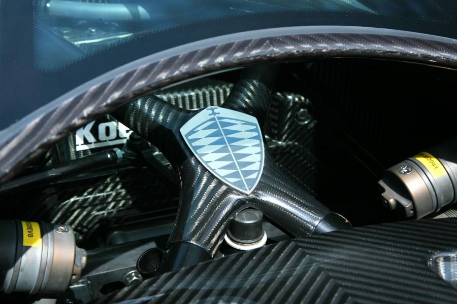 Моторный отсек Koenigsegg CCXR Edition 2008 года  (фото 24 из 39)